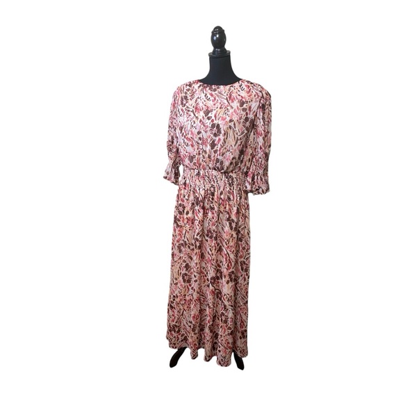 Maggy London Dresses & Skirts - Maggy London Women Dress Chiffon Crew Neck Button Back Closure Floral Print